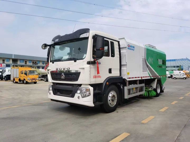 重汽豪沃TX洗扫车